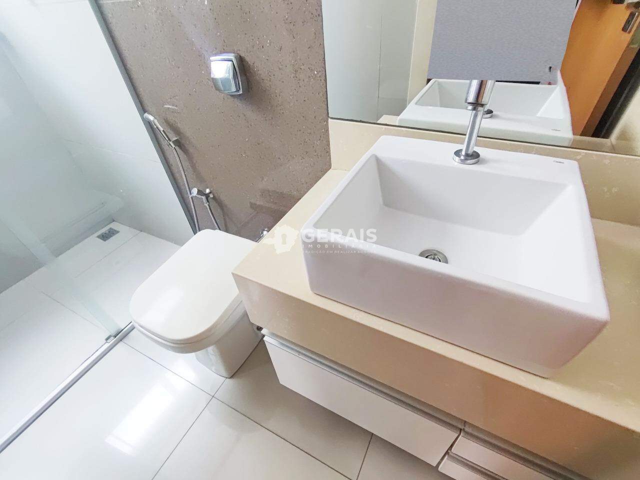 Apartamento para aluguel no CENTRO: 06 - BANHO SUÍTE 01