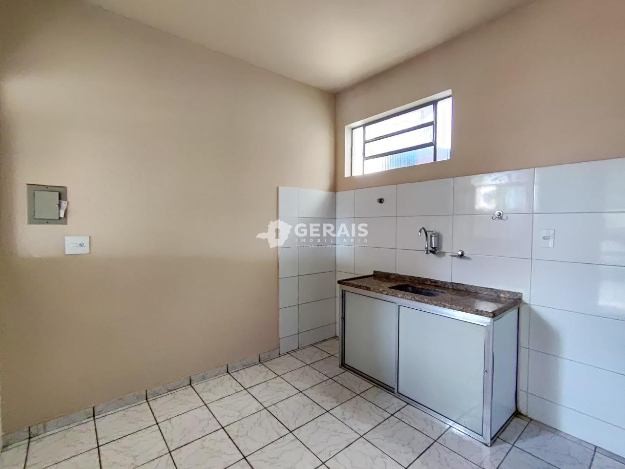 Casa para aluguel no LP PEREIRA: 08- COZINHA