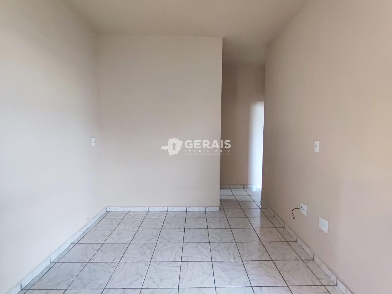 Casa para aluguel no LP PEREIRA: 03- SALA