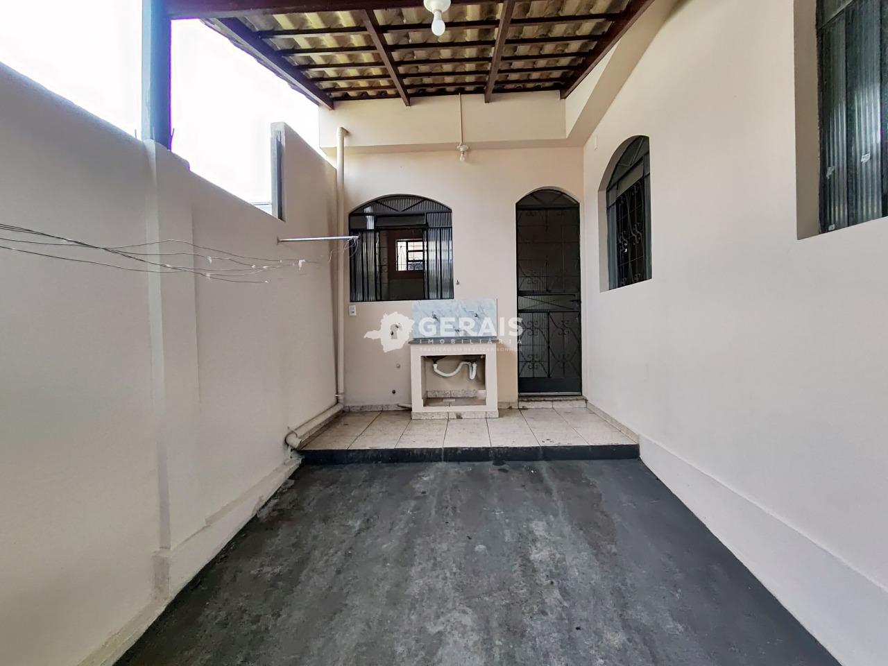 Casa para aluguel no LP PEREIRA: 09- ÁREA DE SERVIÇO