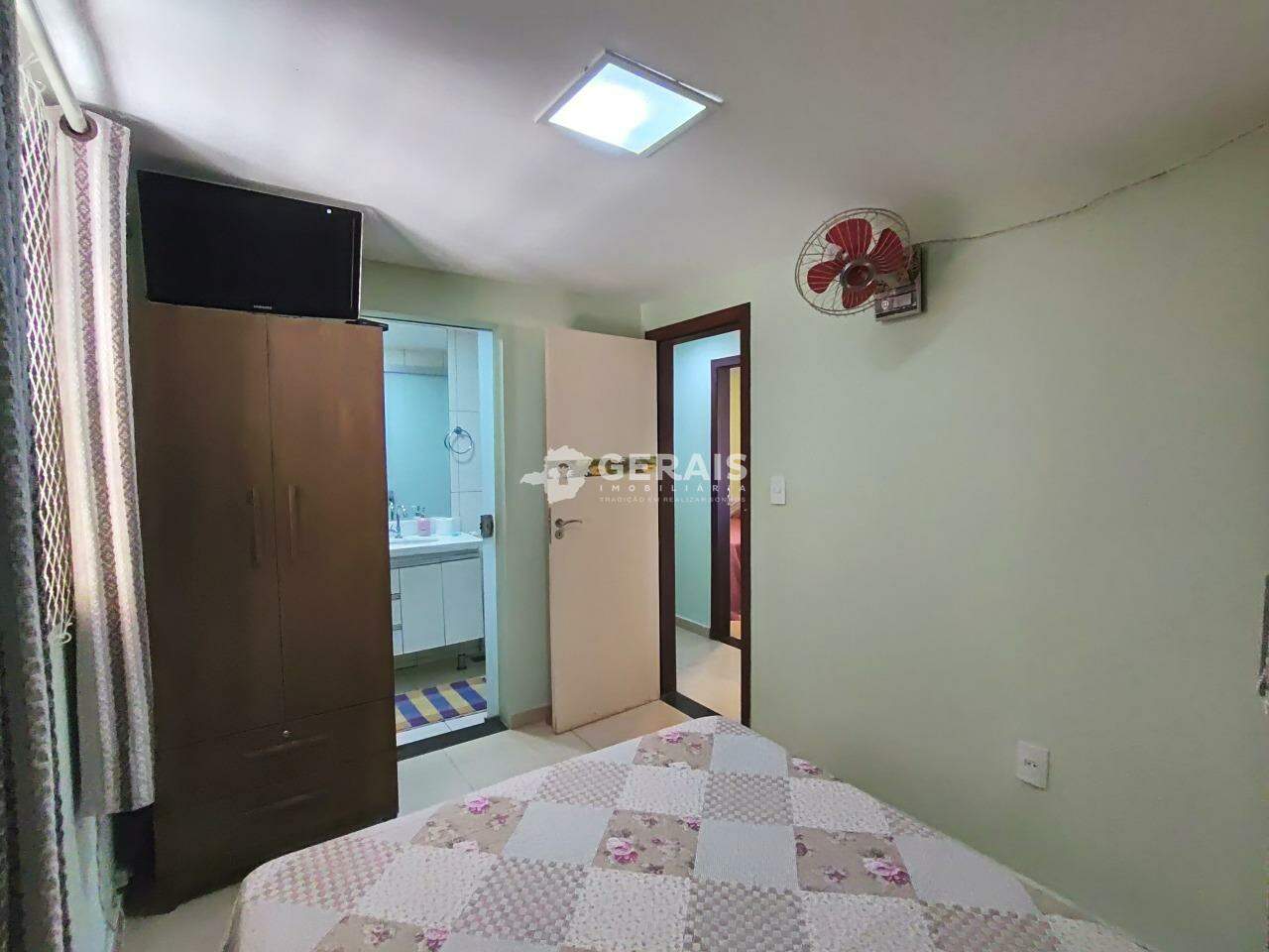 Chalé para aluguel no LAGO DAS ROSEIRAS: 08- QUARTO SUÍTE