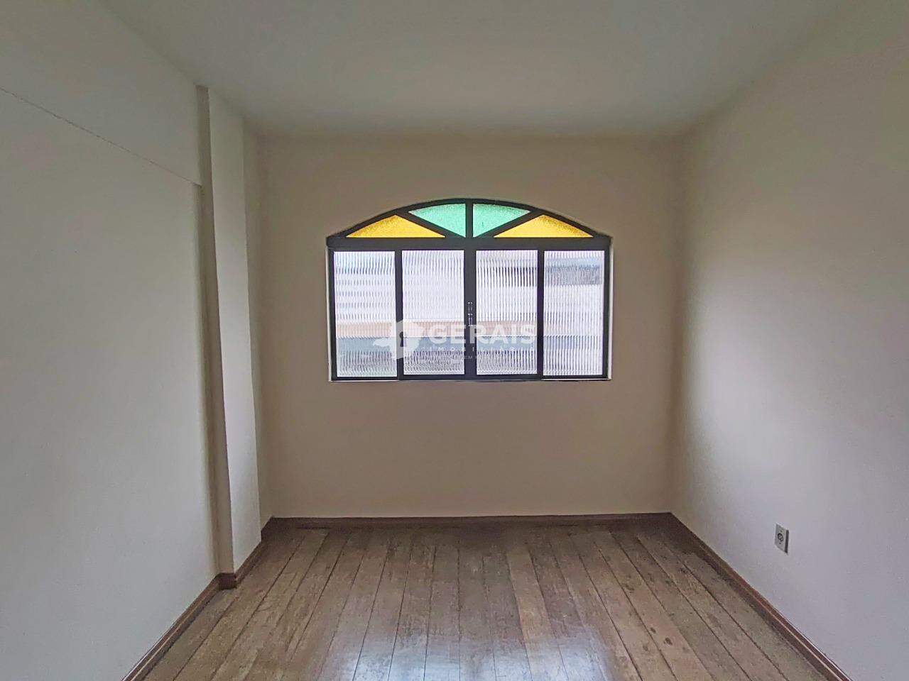 Apartamento para aluguel no CENTRO: 05- QUARTO 01