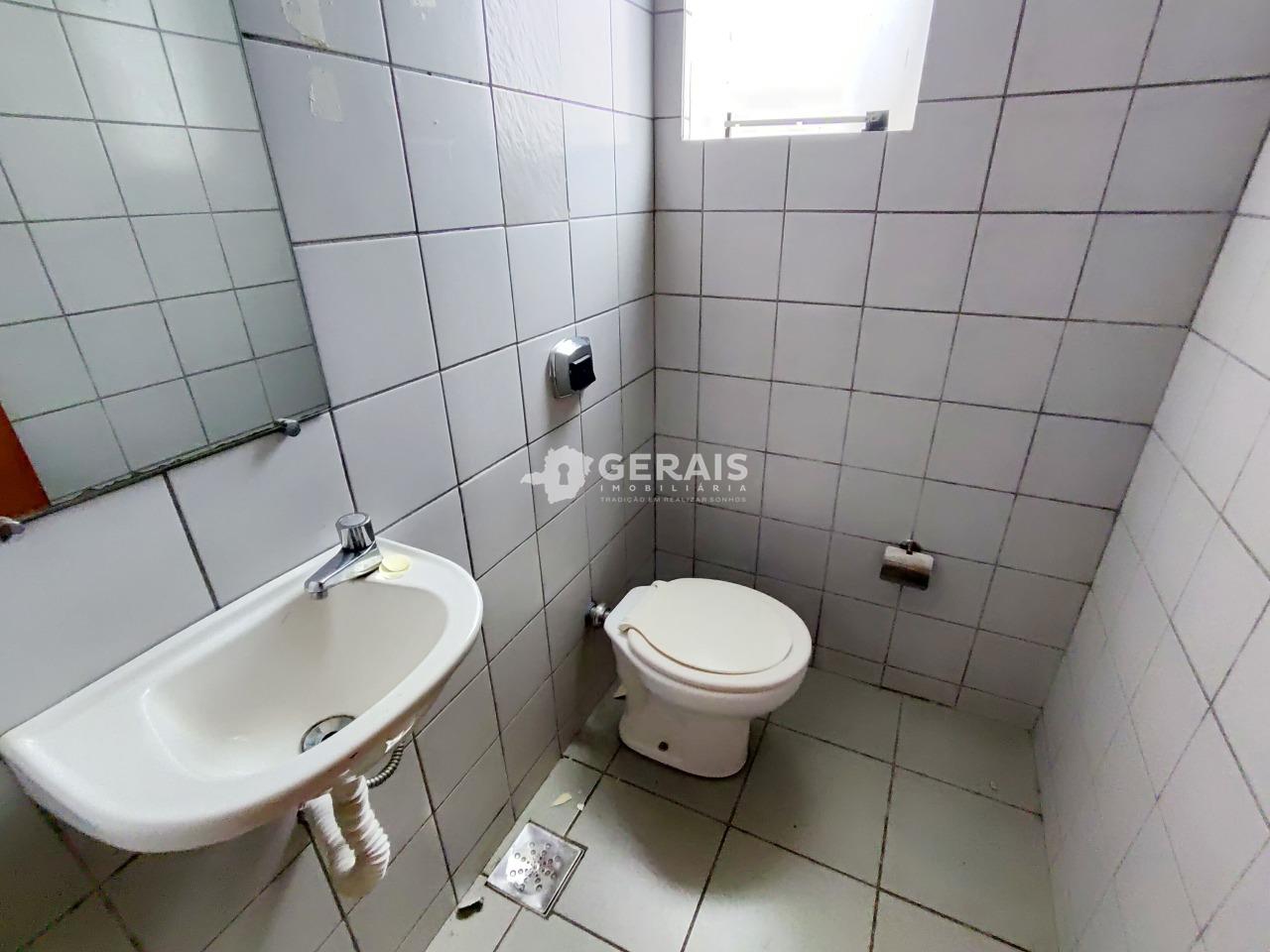 Sala para aluguel no CENTRO: 06 - BANHEIRO