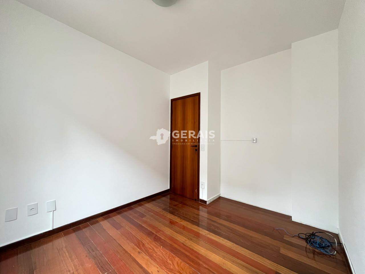 Apartamento à venda no CENTRO: 07 - QUARTO 01