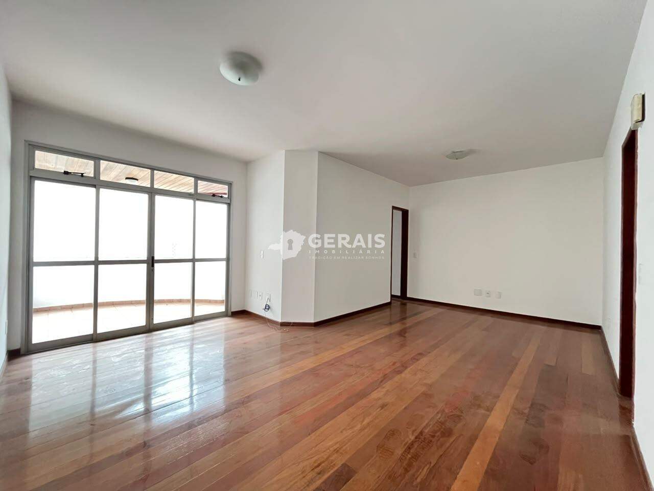 Apartamento à venda no CENTRO: 03 - SALA