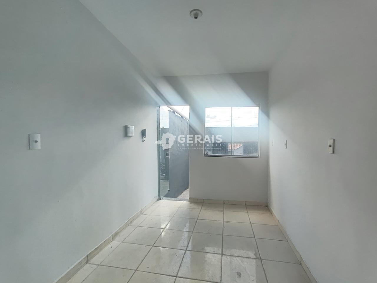 Casa para aluguel no INTERLAGOS: 04 - SALA