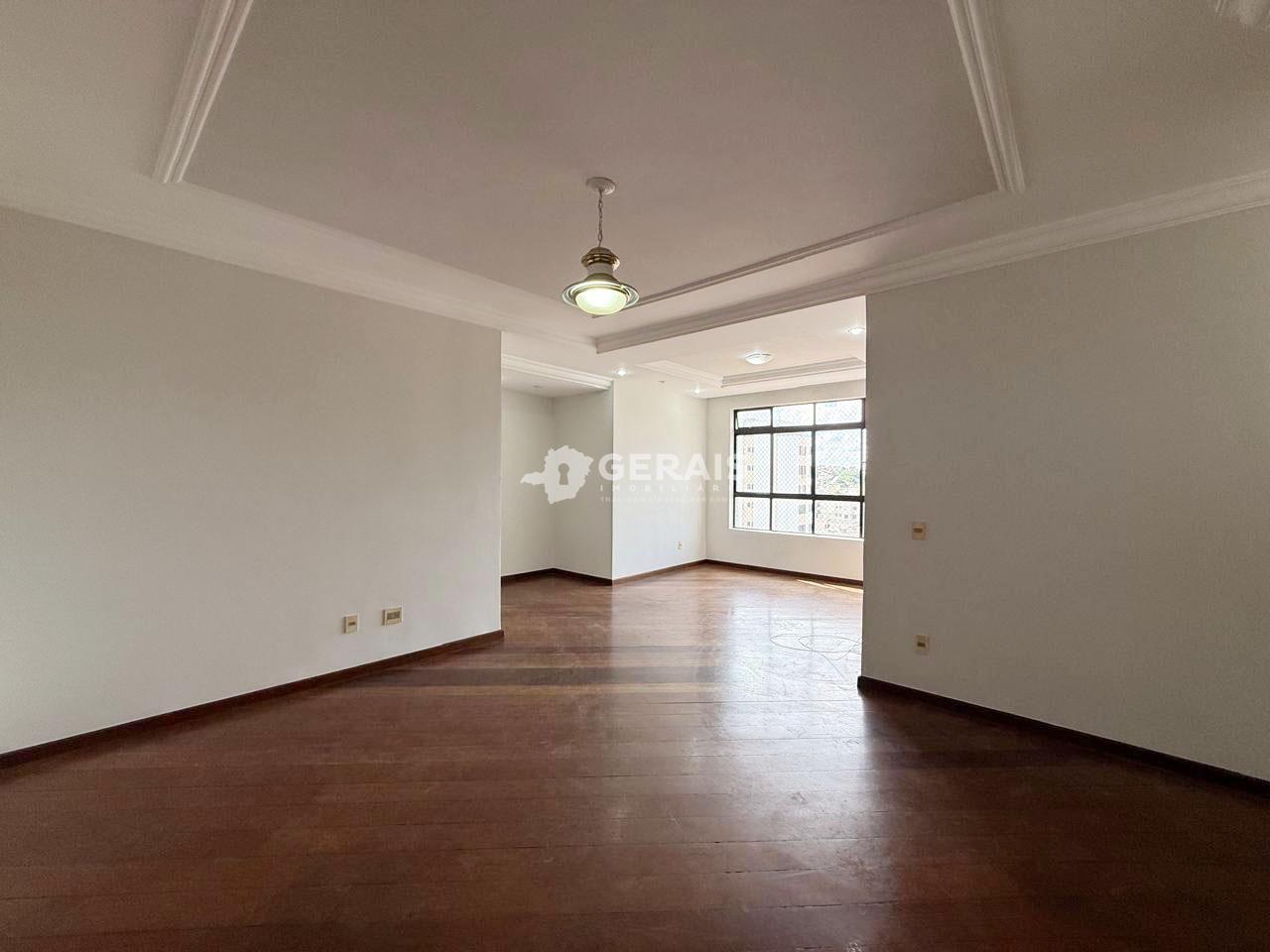 Apartamento à venda no CENTRO: 04 - SALA
