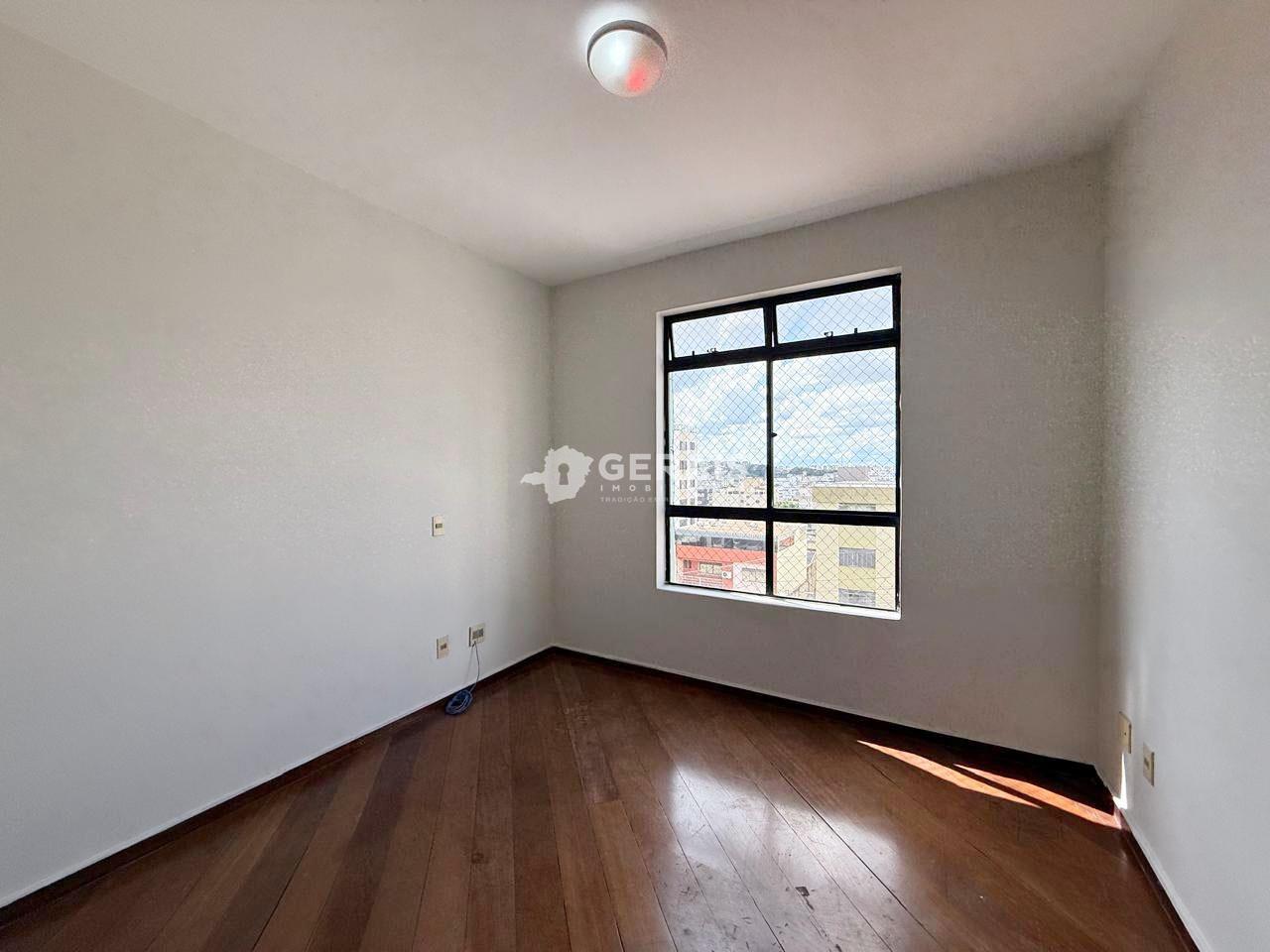 Apartamento à venda no CENTRO: 08 - QUARTO 01