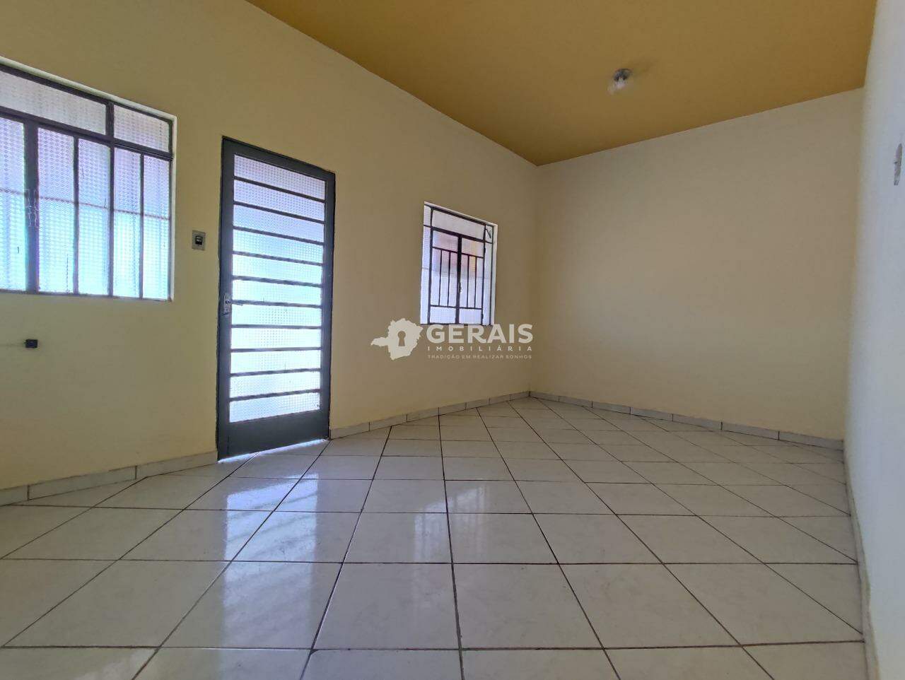 Casa para aluguel no VILA ROMANA: 03 - SALA