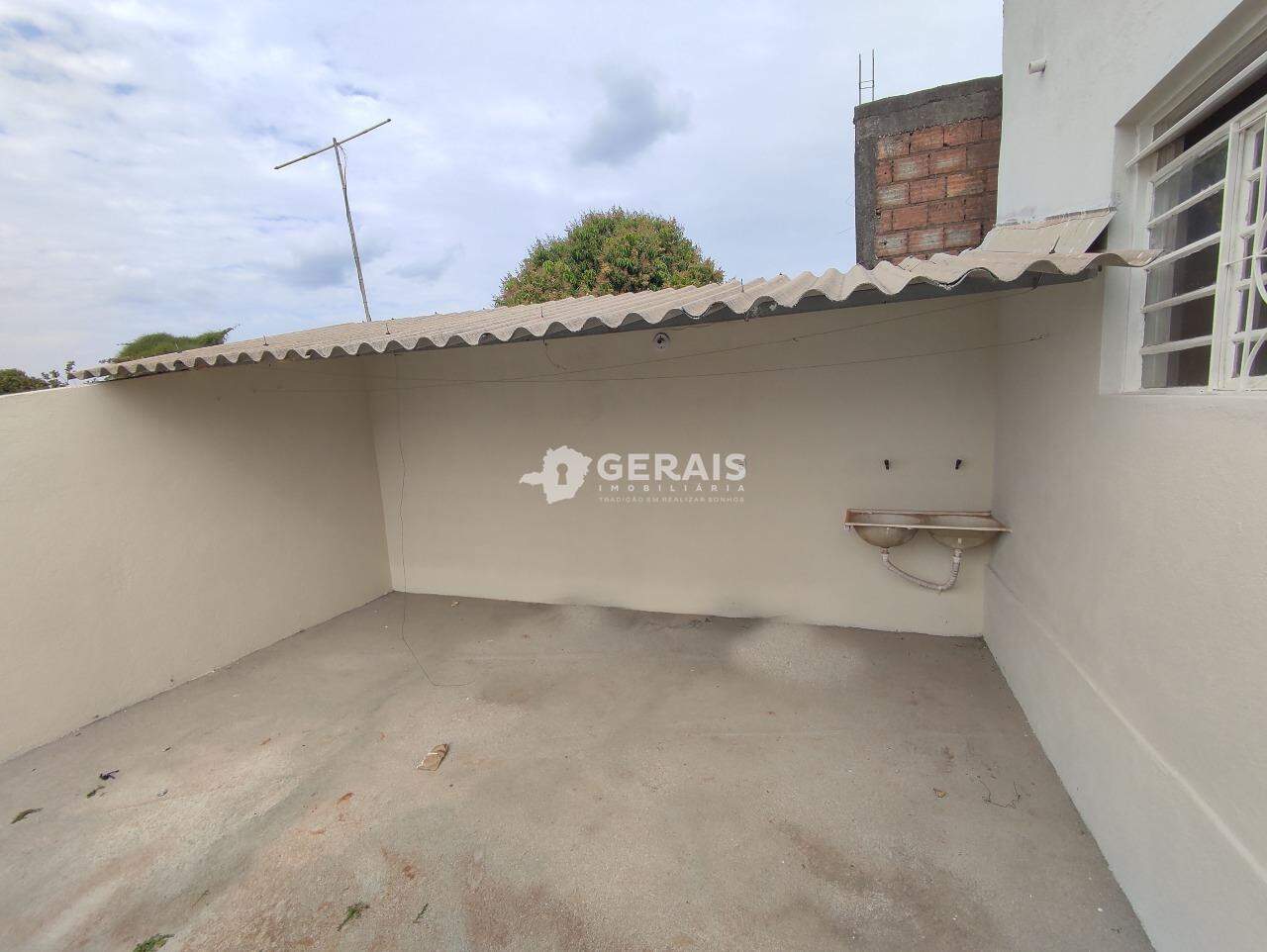 Casa à venda no MARIA PECANHA: 08- QUINTAL