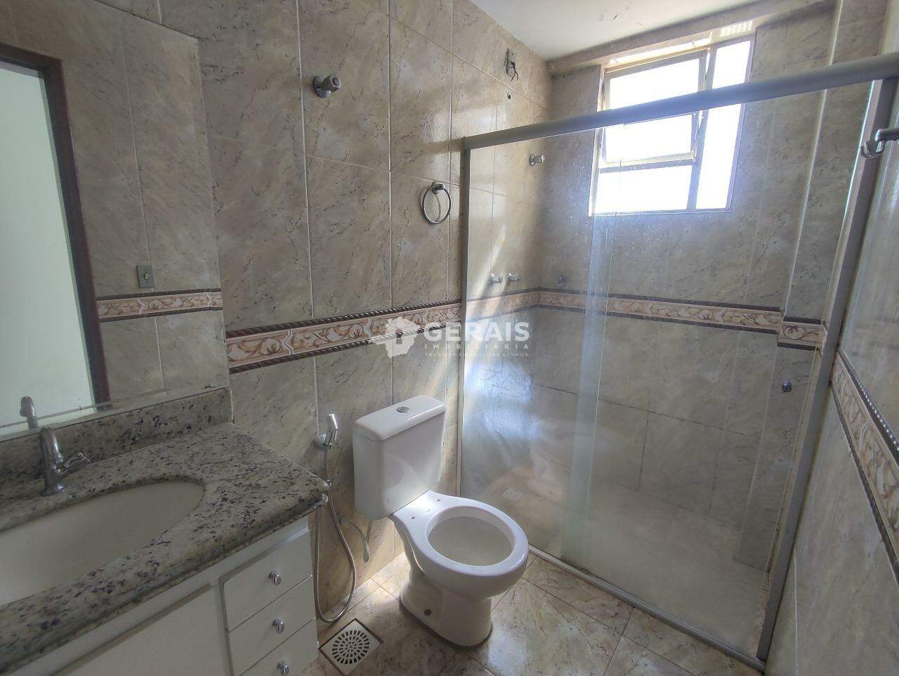 Apartamento para aluguel no BELVEDERE: 08- BANHO SUÍTE