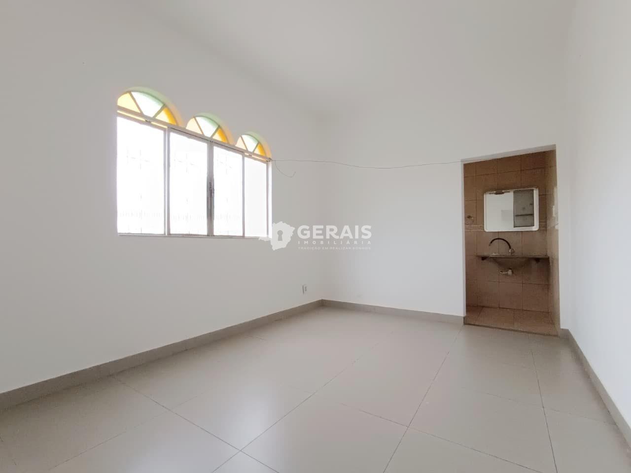 Casa para aluguel no PLANALTO: 07- QUARTO SUÍTE