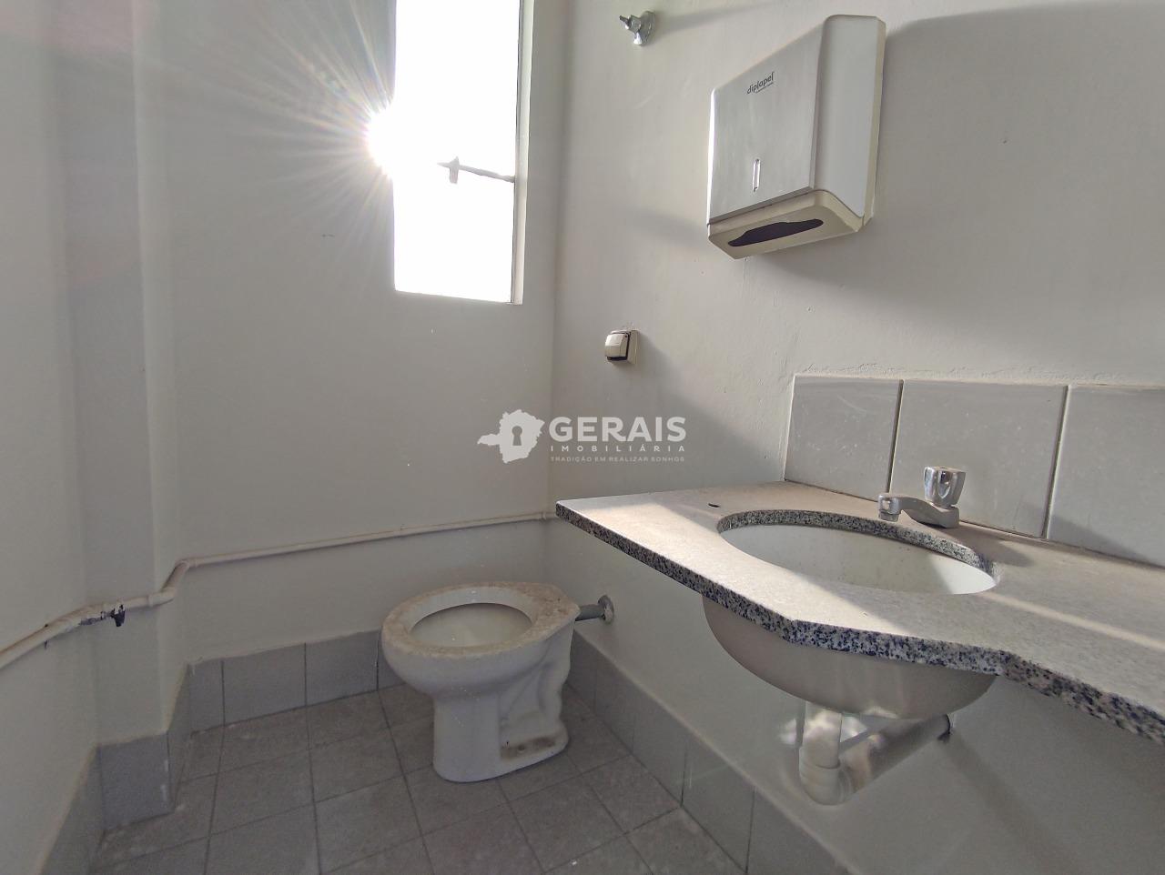 Sala para aluguel no CENTRO: 06- BANHEIRO 01