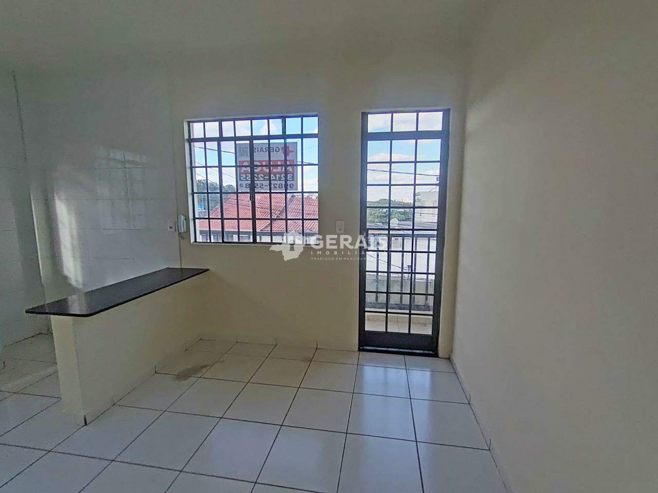 Casa para aluguel no LP PEREIRA: 03- SALA