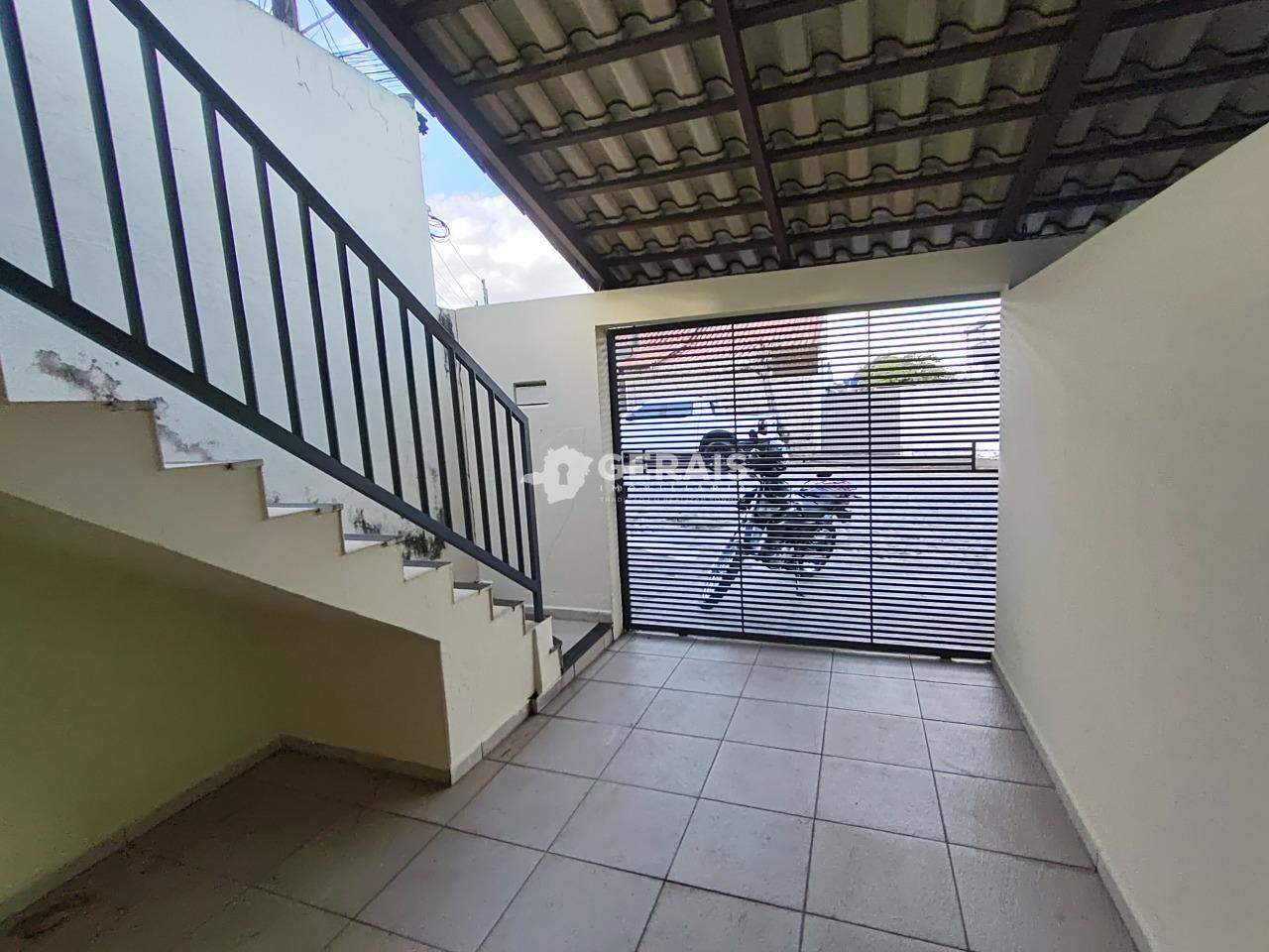 Casa para aluguel no LP PEREIRA: 09- GARAGEM