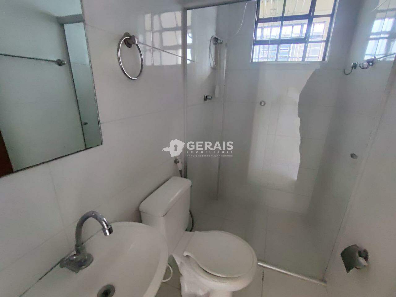 Casa para aluguel no LP PEREIRA: 06- BANHO SOCIAL
