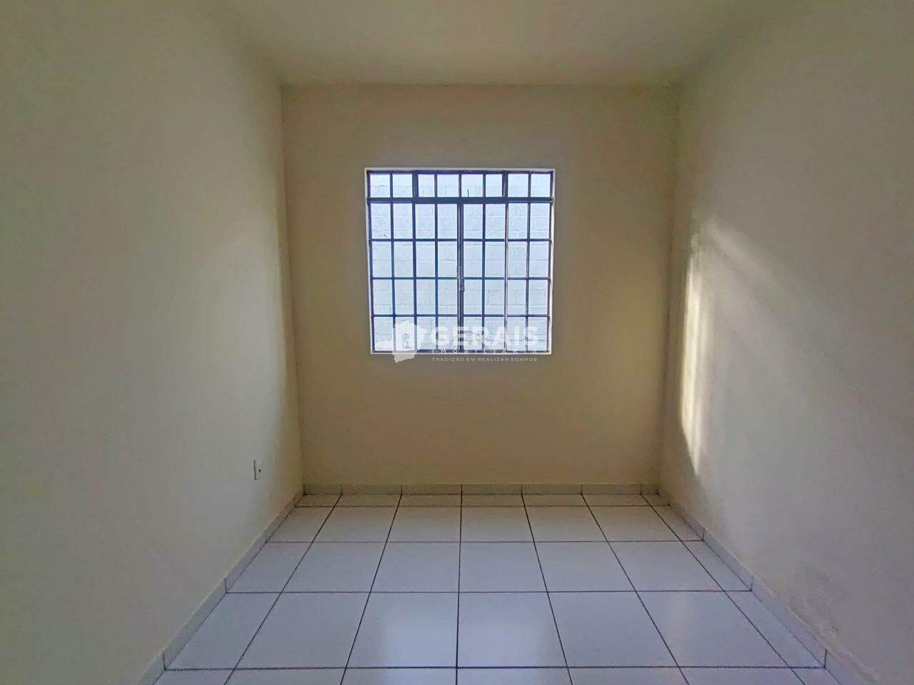 Casa para aluguel no LP PEREIRA: 04- QUARTO 01