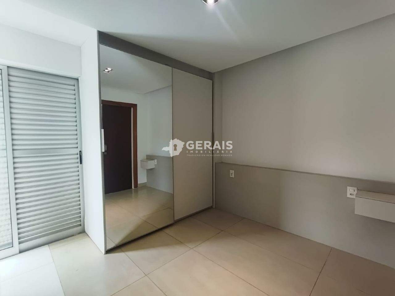 Apartamento para aluguel no CENTRO: 06- QUARTO SUÍTE