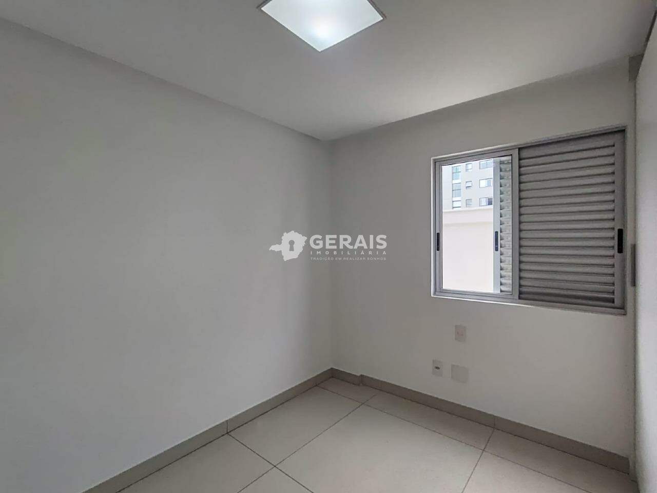 Apartamento para aluguel no CENTRO: 04- QUARTO 01