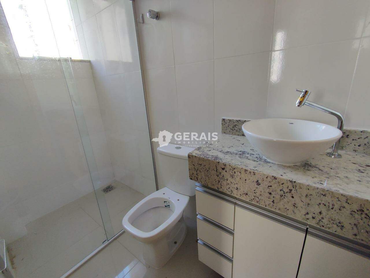 Apartamento para aluguel no CENTRO: 07- BANHO SUÍTE 01