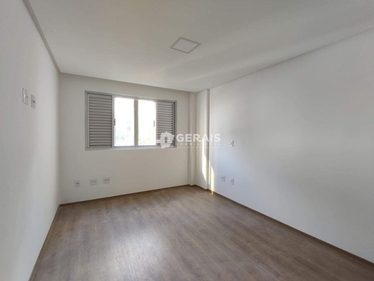 Apartamento para aluguel no CENTRO: 05- QUARTO 01