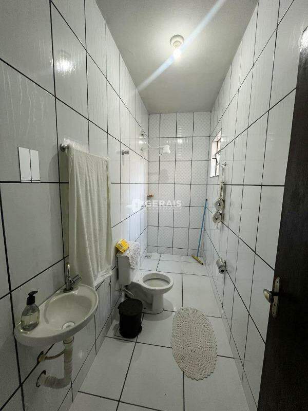 Casa à venda no REALENGO: 07- BANHO SUÍTE
