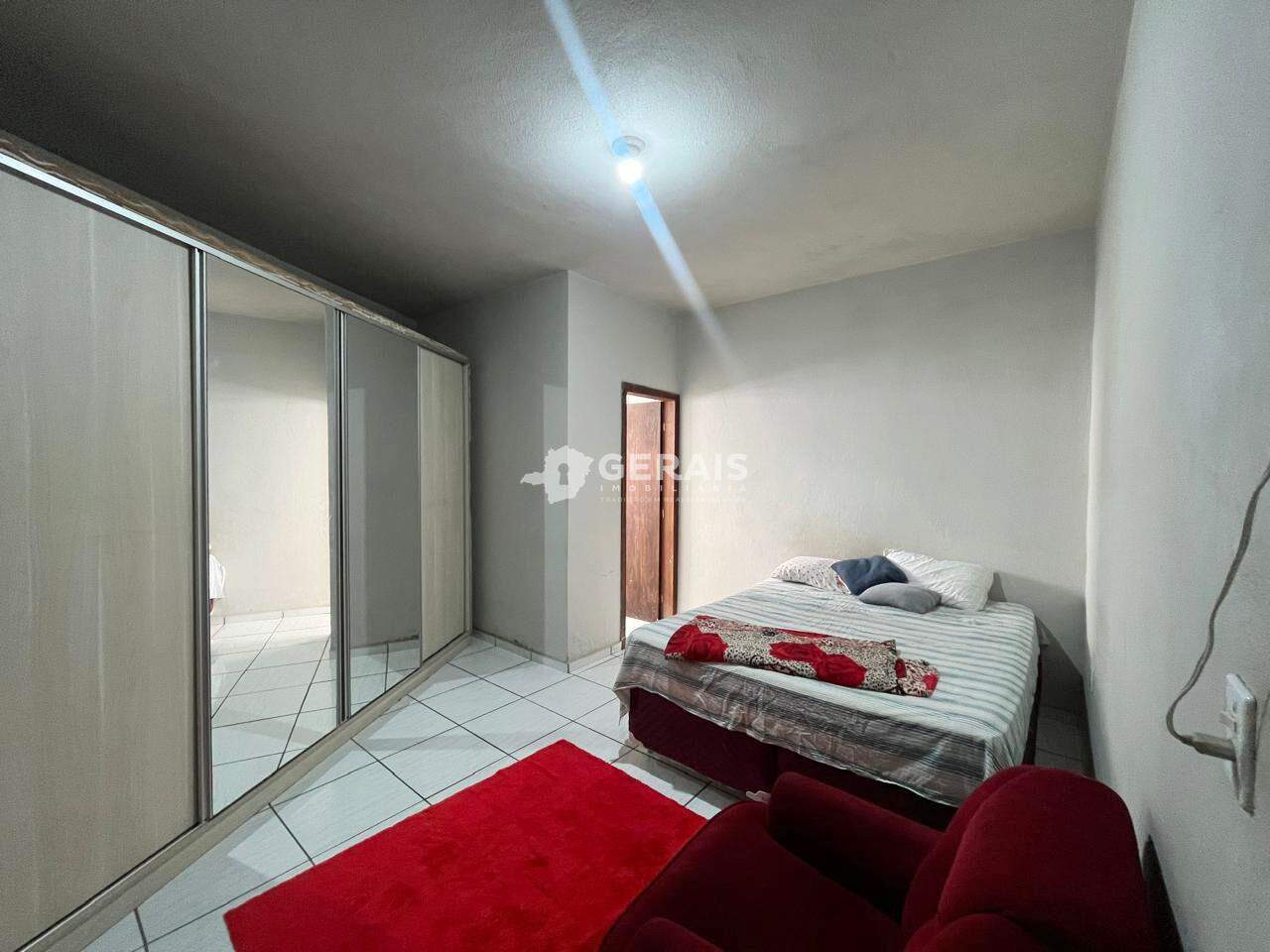 Casa à venda no REALENGO: 06- QUARTO SUÍTE
