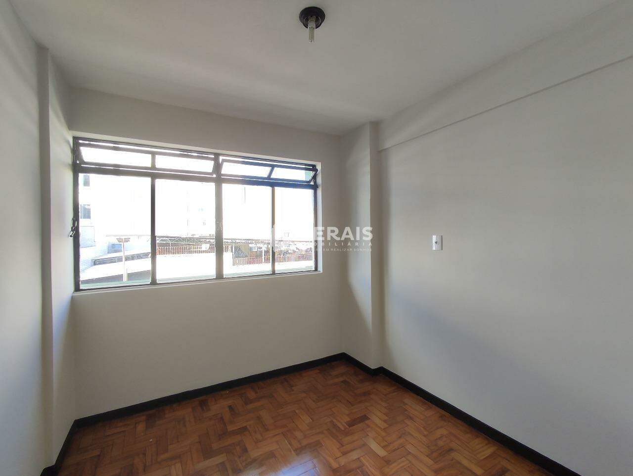 Apartamento para aluguel no CENTRO: 04 - QUARTO 01