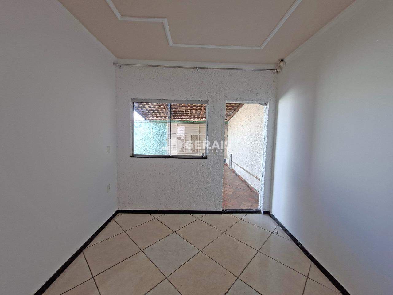 Casa para aluguel no NAÇÕES: 03 - SALA