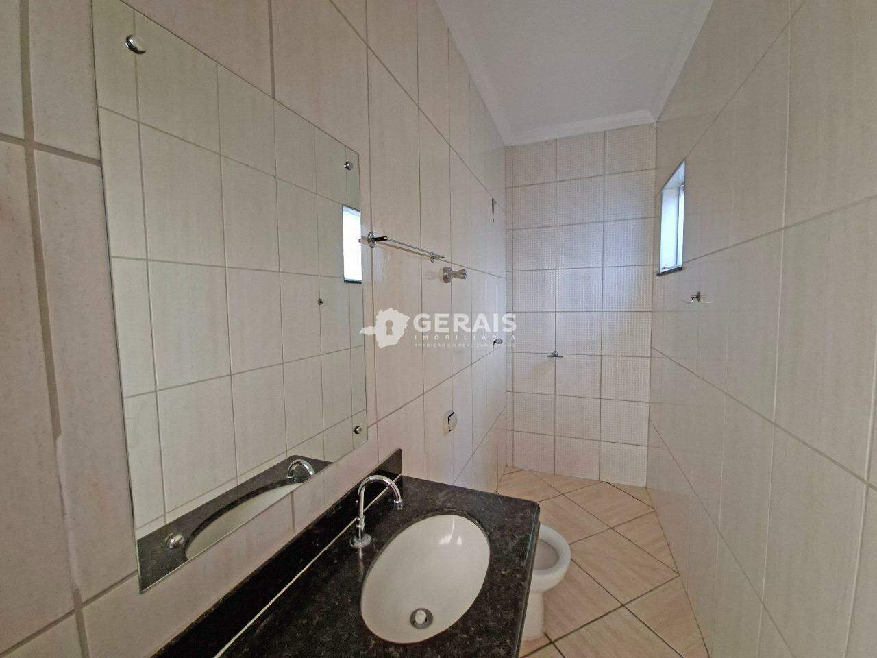 Casa para aluguel no NAÇÕES: 07 - BANHO SUÍTE