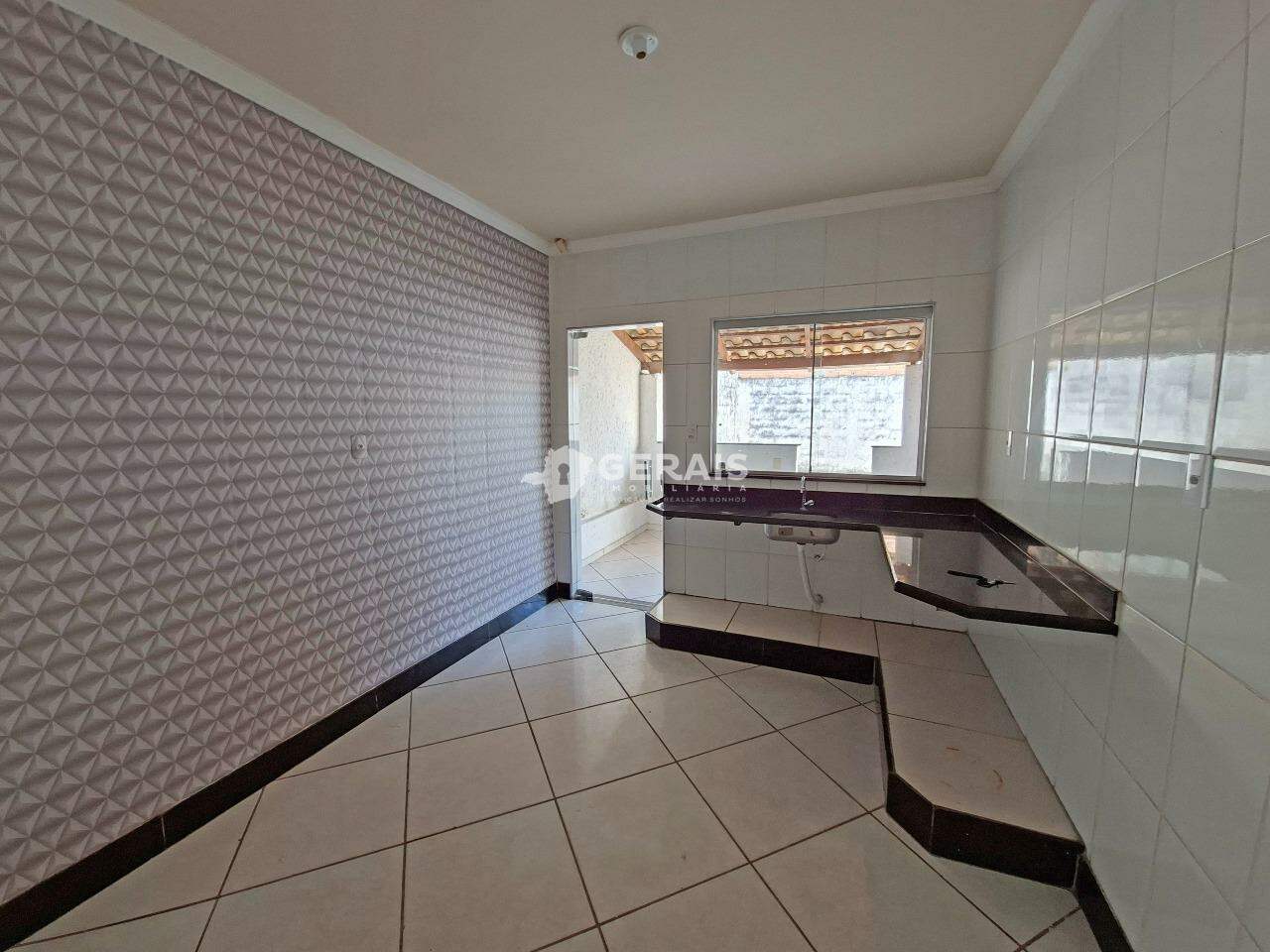 Casa para aluguel no NAÇÕES: 09 - COZINHA