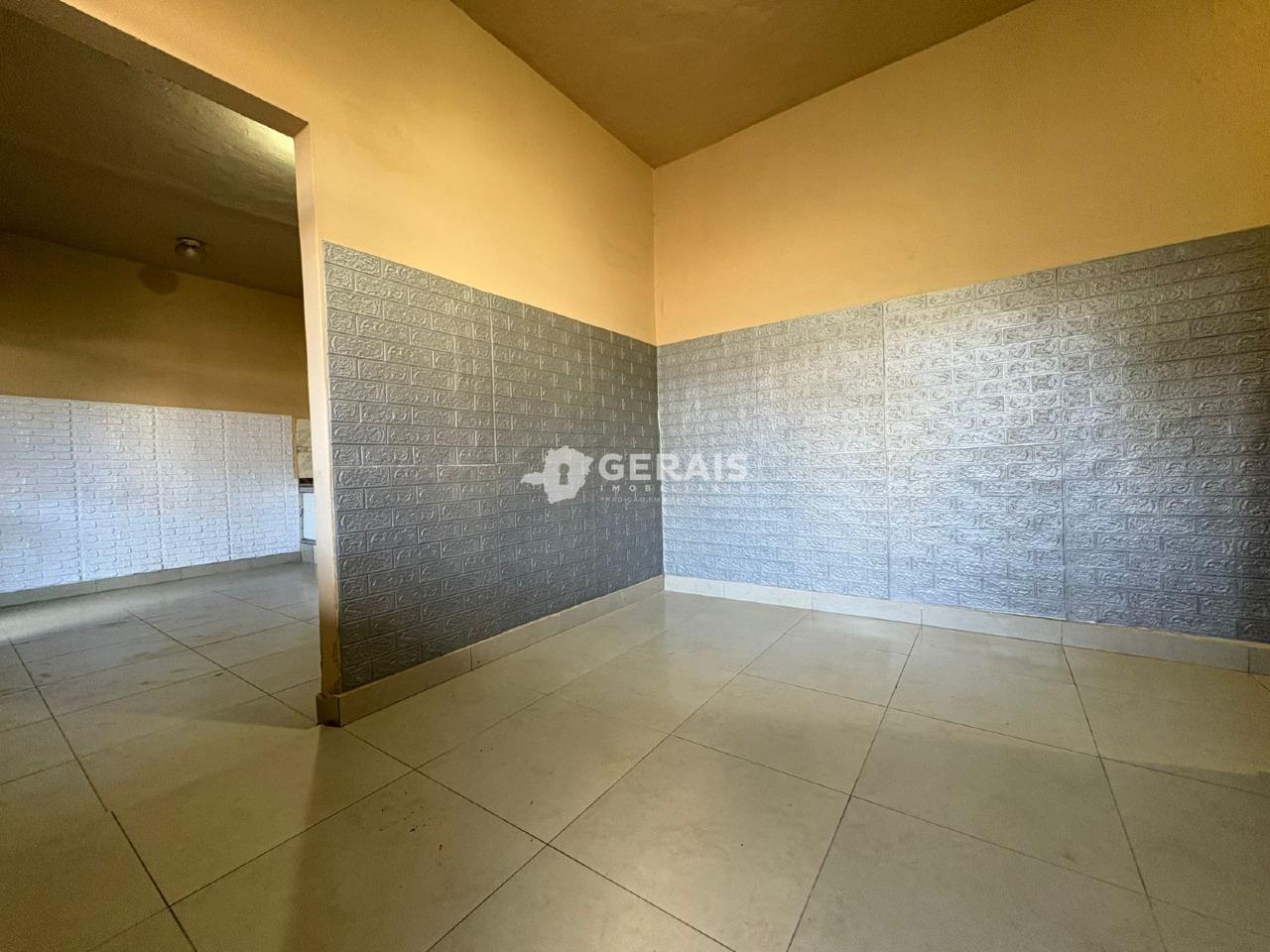 Casa para aluguel no SÃO SEBASTIÃO: 04 - SALA