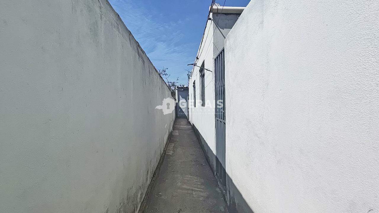 Barracão para aluguel no REALENGO: 09- CORREDOR DE ACESSO