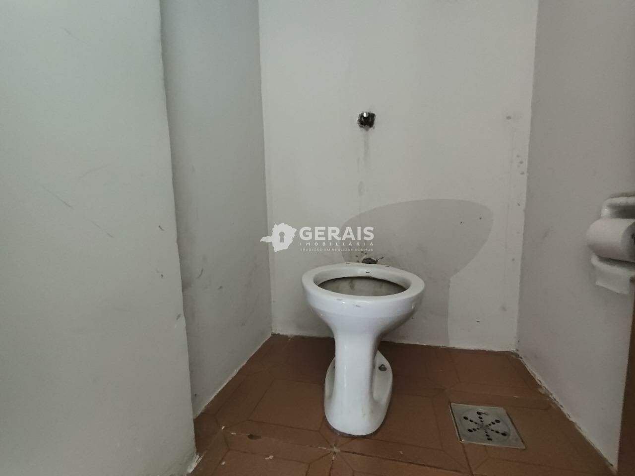 Loja para aluguel no NOSSAS SENHORA DAS GRAÇAS: 05 - BANHEIRO