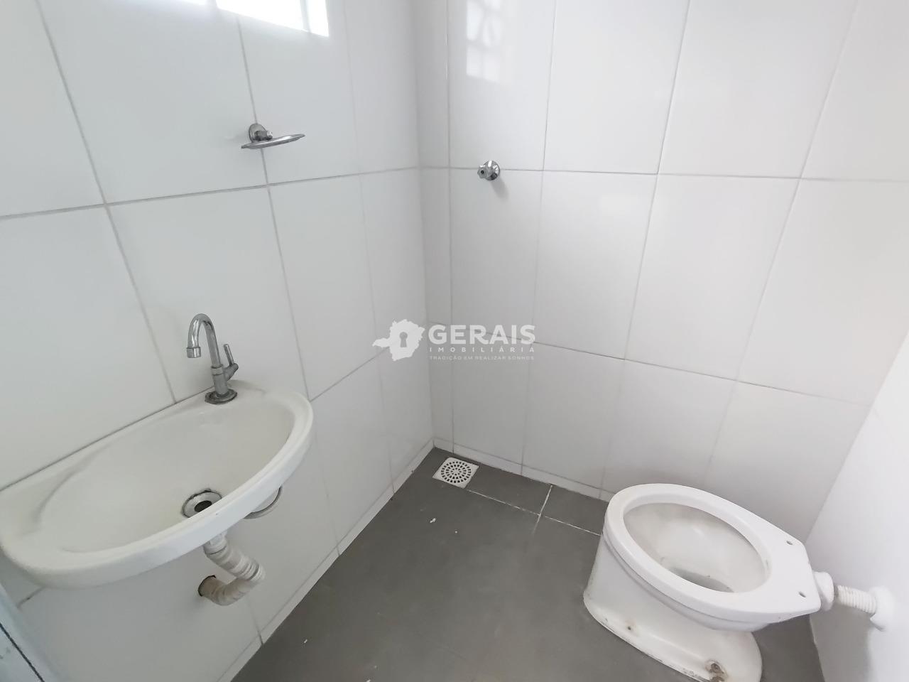 Casa para aluguel no BOM PASTOR: 09- BANHO SOCIAL