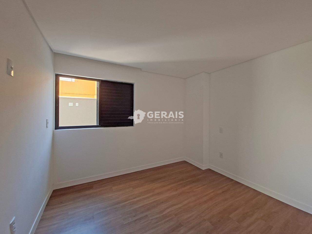 Apartamento à venda no CENTRO: 08- QUARTO 01