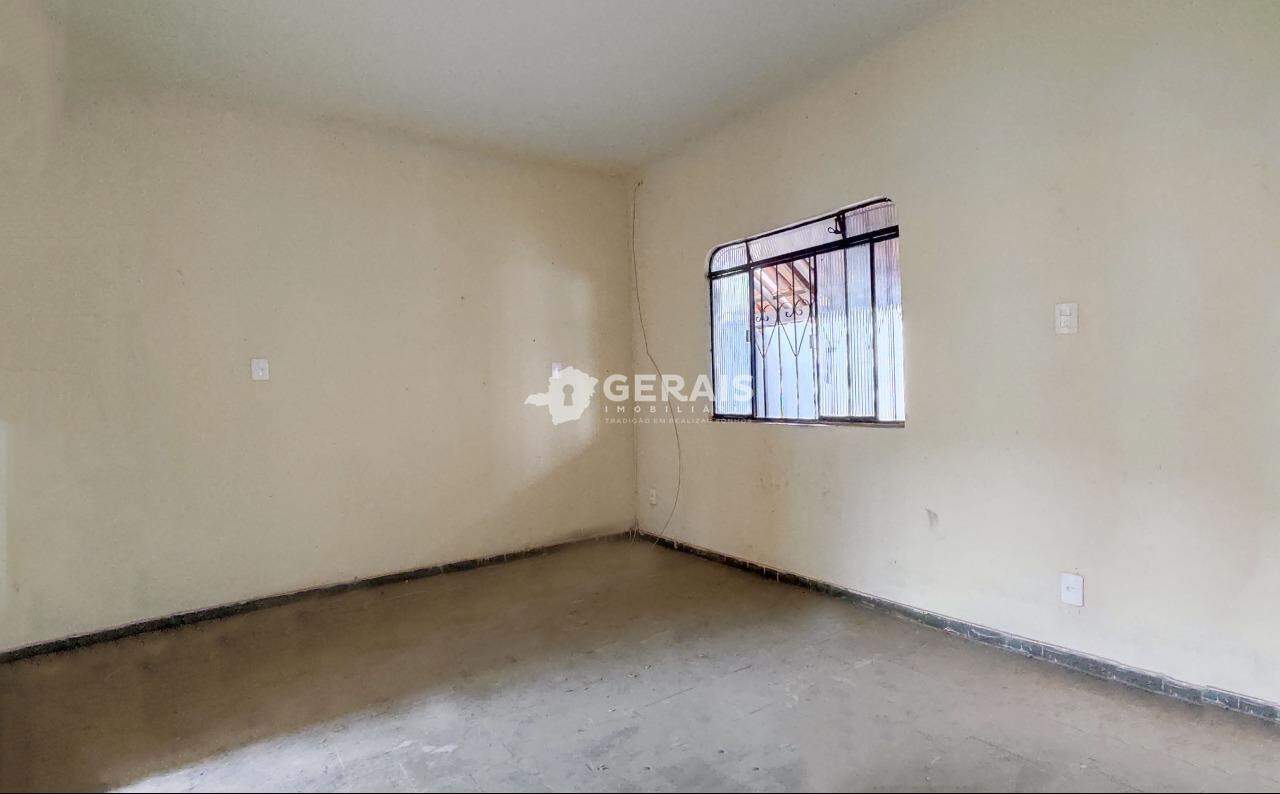 Casa à venda no PARAÍSO: 08- QUARTO 02