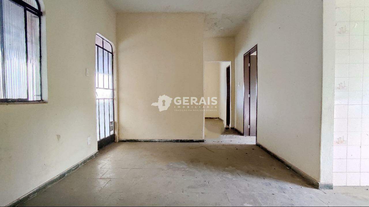 Casa à venda no PARAÍSO: 03- SALA