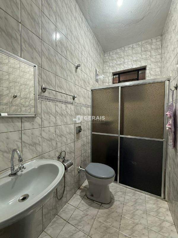 Casa à venda no NOSSAS SENHORA DAS GRAÇAS: 08 - BANHO SOCIAL 01
