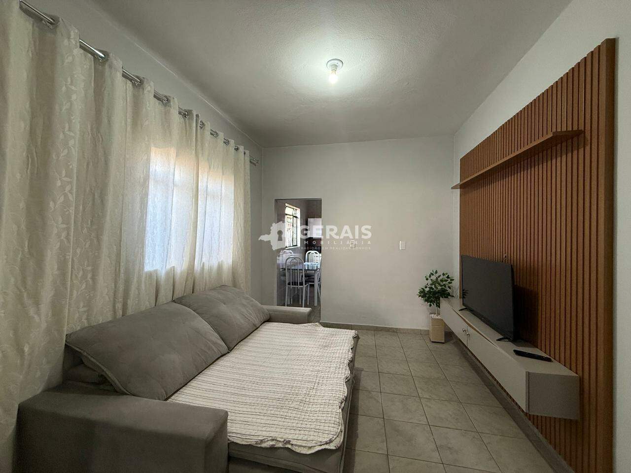 Casa à venda no NOSSAS SENHORA DAS GRAÇAS: 04 - SALA