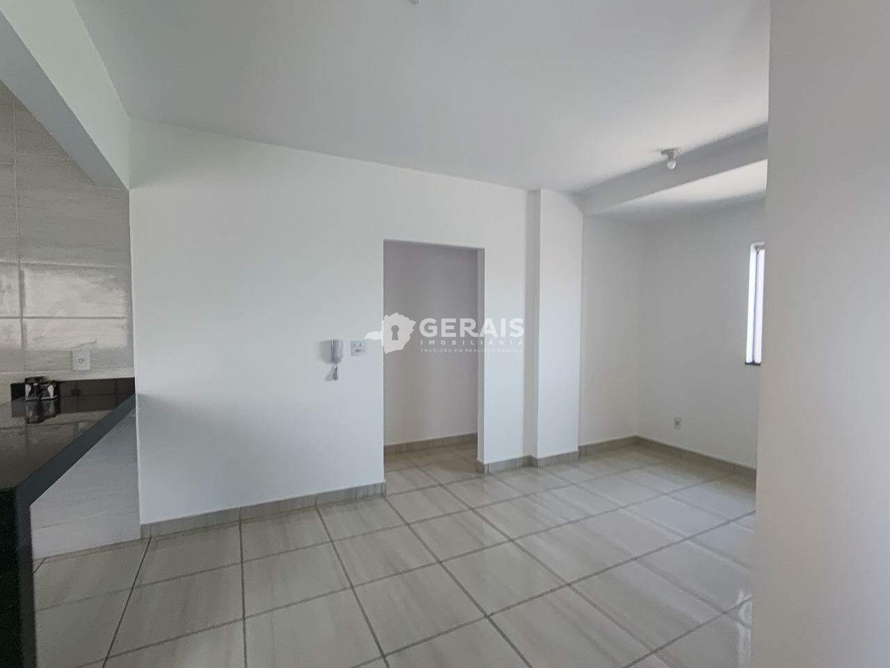Apartamento para aluguel no INTERLAGOS: 03- SALA