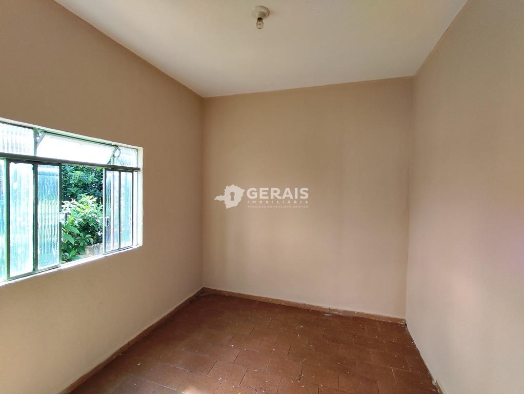 Casa à venda no SAGRADA FAMILIA: 07- QUARTO 03