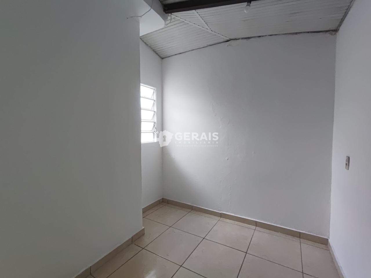 Casa para aluguel no MANOEL VALINHAS: 06- QUARTO 01