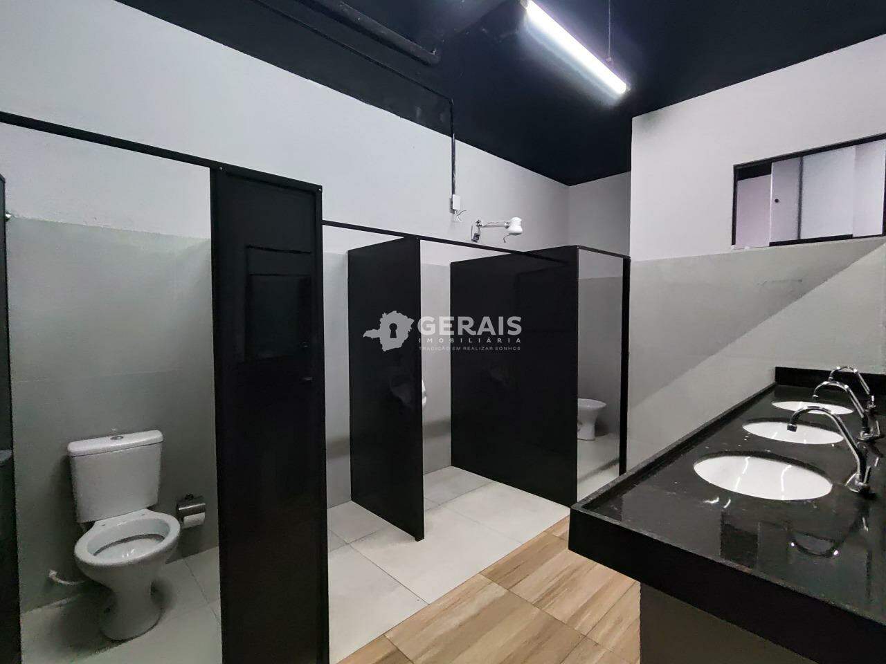 Loja para aluguel no NITERÓI: 09- VESTIÁRIO 02