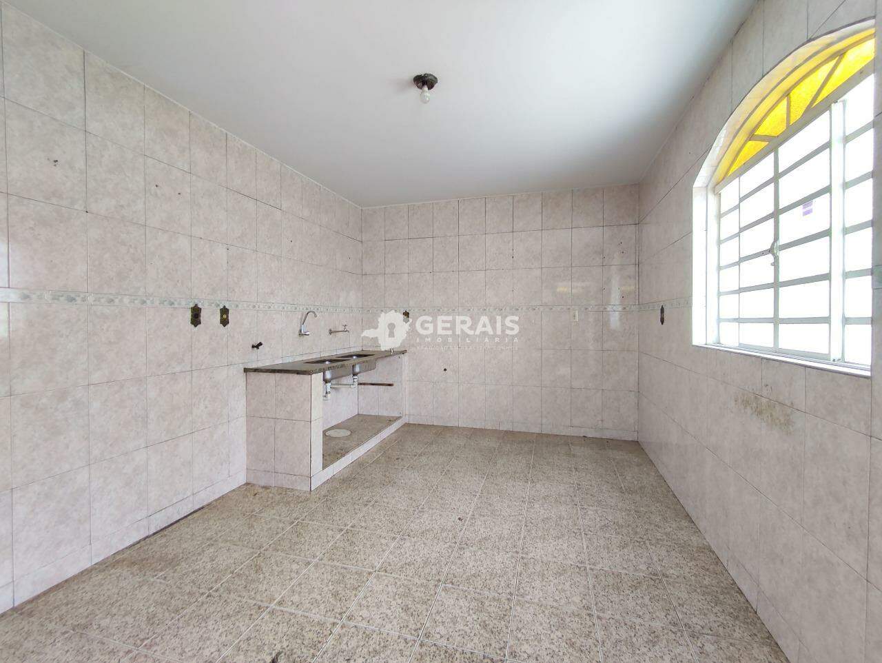 Casa à venda no BOM PASTOR: 10- COZINHA