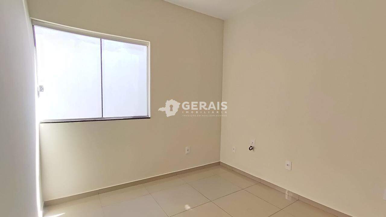 Casa para aluguel no INTERLAGOS: 05- QUARTO 01