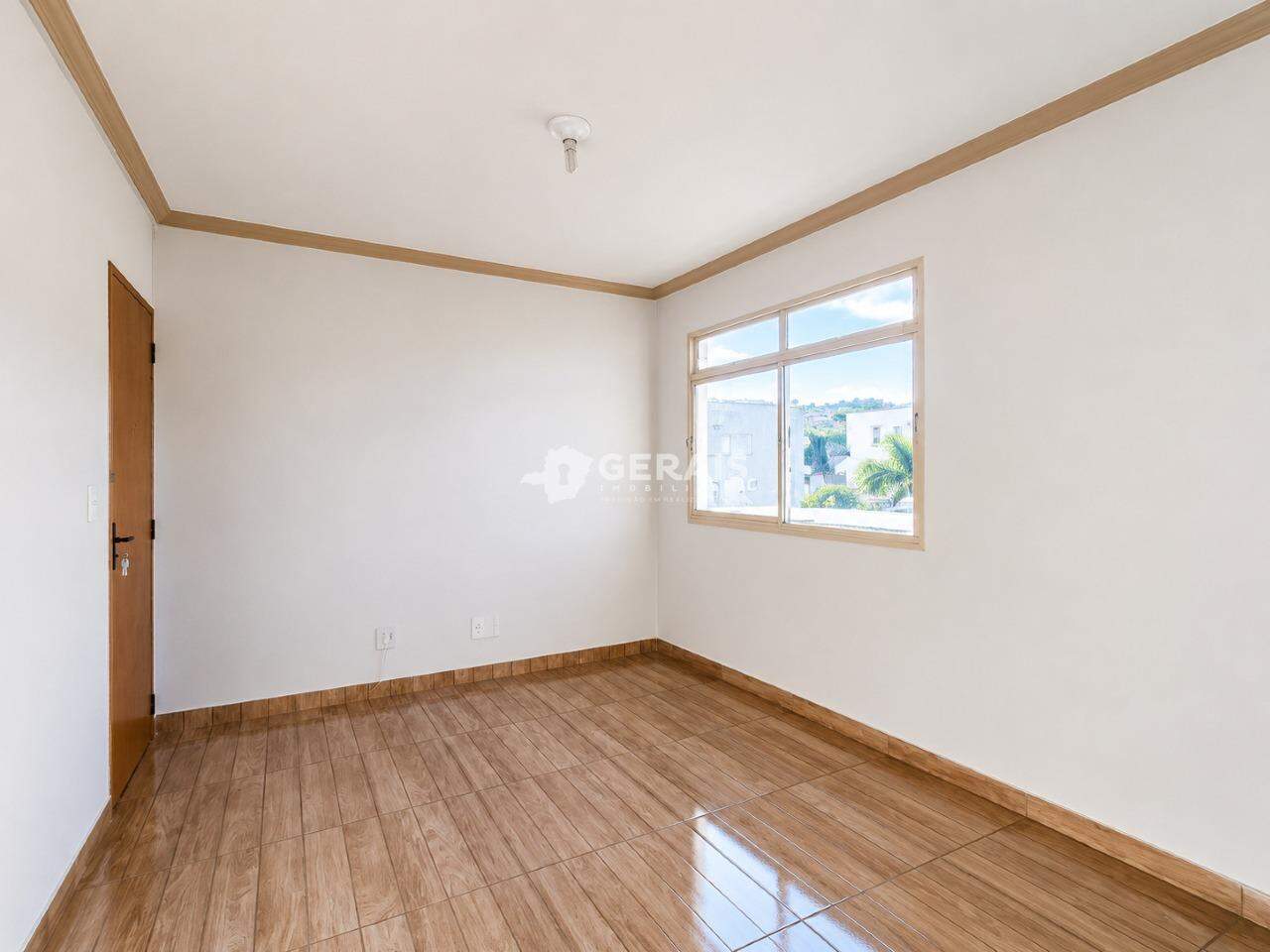 Apartamento à venda no CENTRO: 04- QUARTO 01