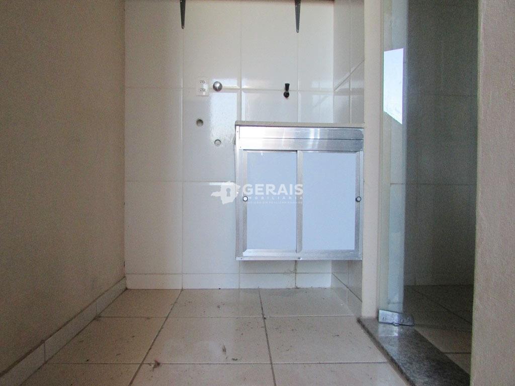 Sobrado à venda no PADRE EUSTAQUIO: 09- ÁREA DE SERVIÇO