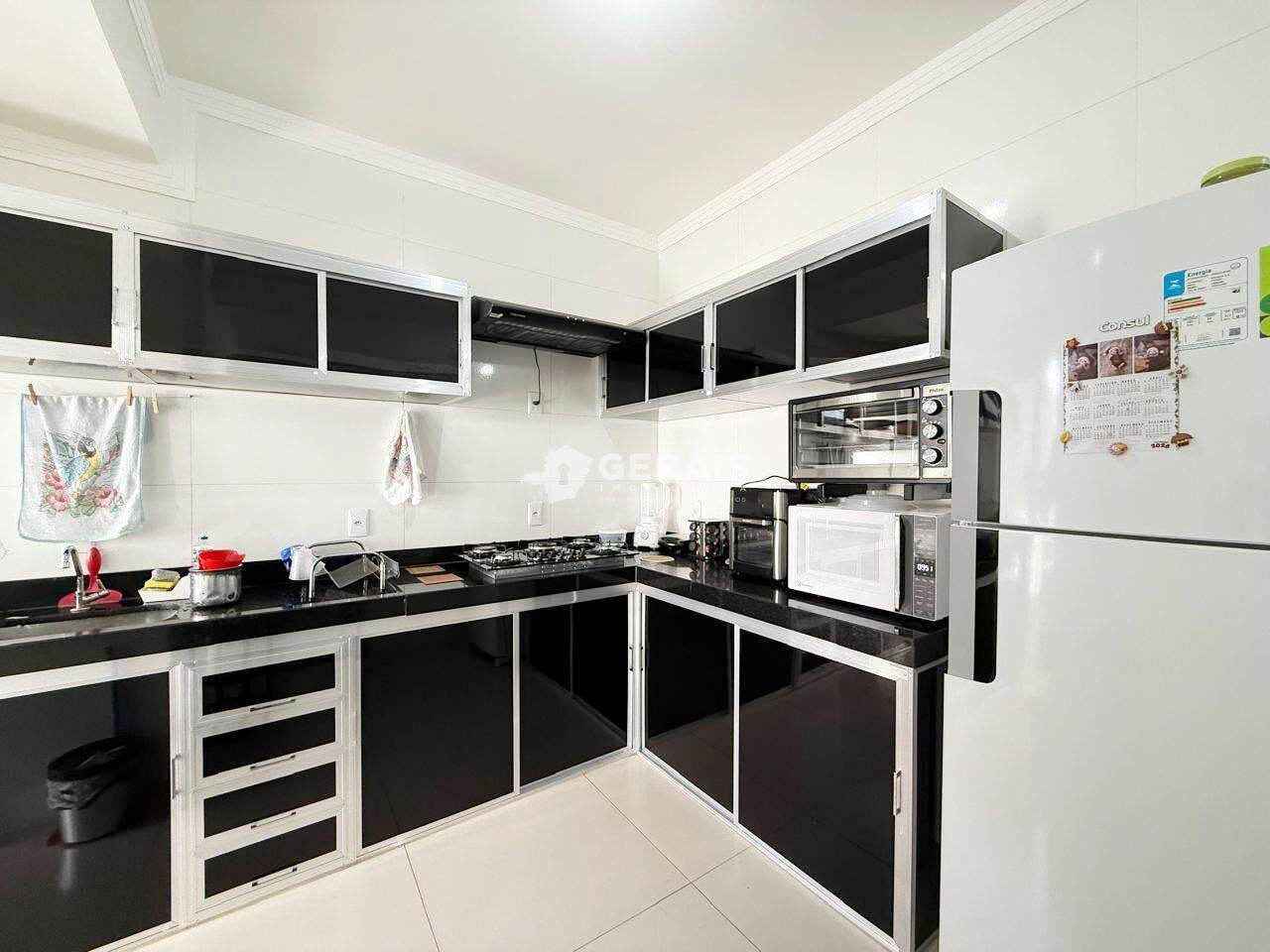 Apartamento à venda no SANTA ROSA: 04- COZINHA