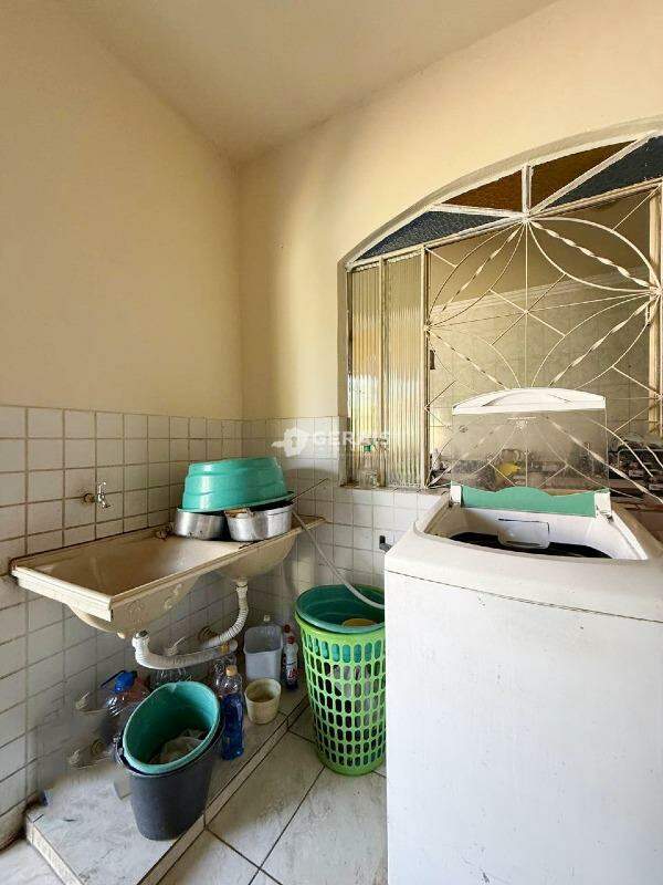 Casa à venda no VILA ROMANA: 08- ÁREA DE SERVIÇO